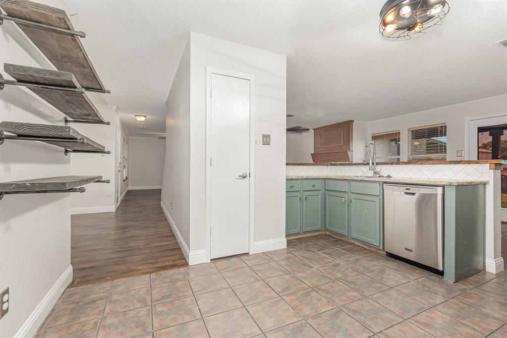 1500 Leeward Lane