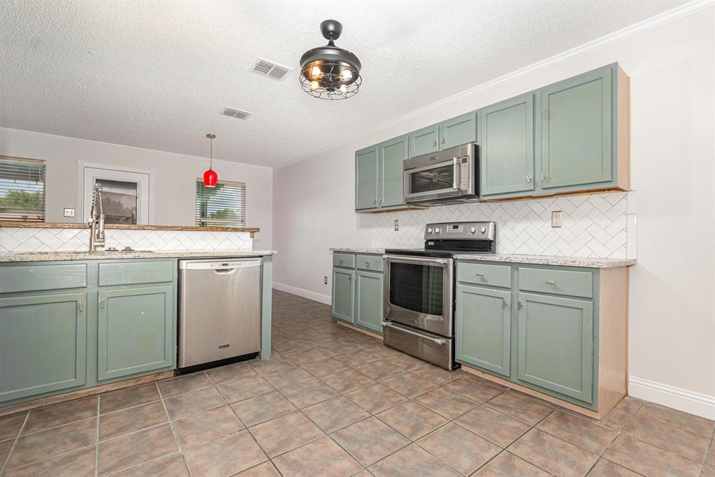 1500 Leeward Lane