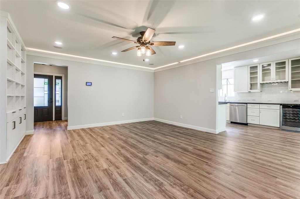 7715 La Cosa Drive
