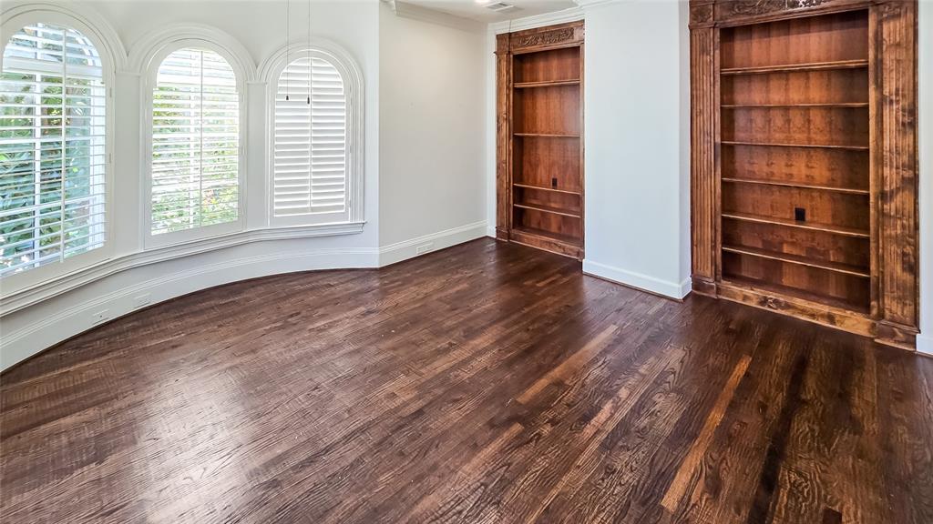 Sme-Ballas Oak Lawn 01 - Residential