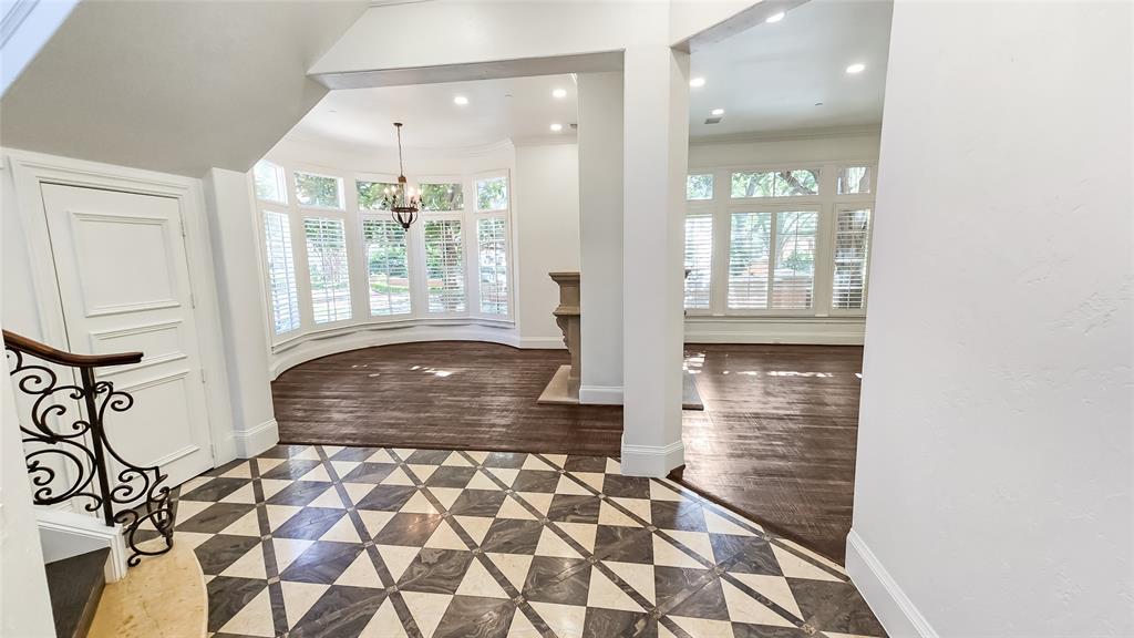 Sme-Ballas Oak Lawn 01 - Residential