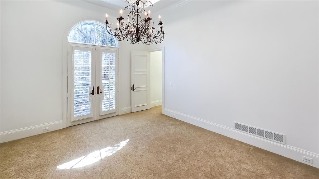 Sme-Ballas Oak Lawn 01 - Residential