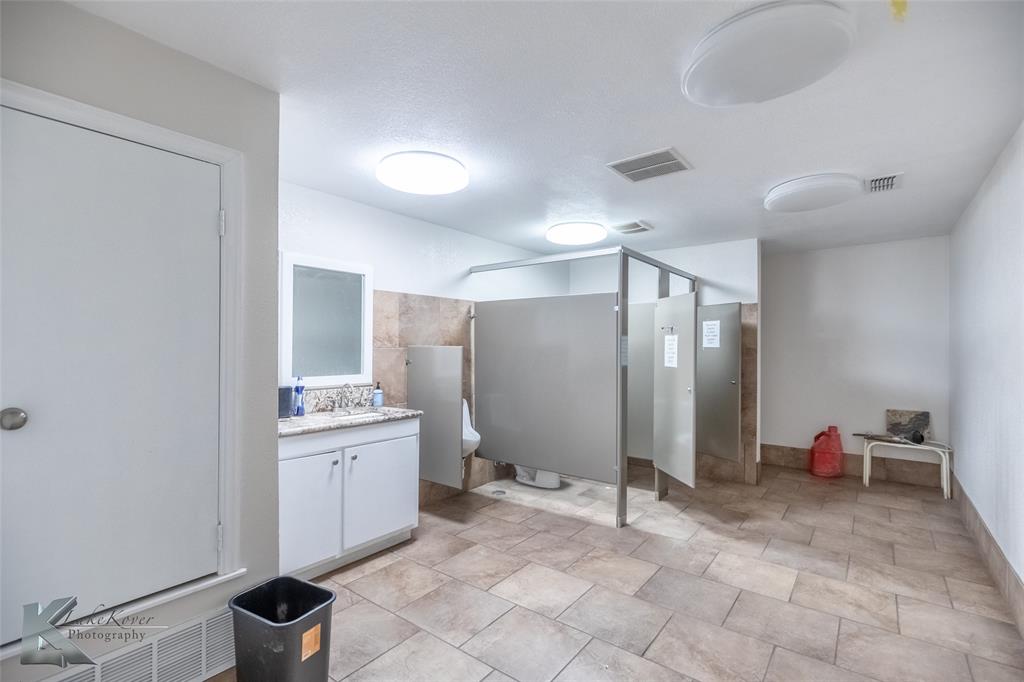 North Indust District - Commercial Sale