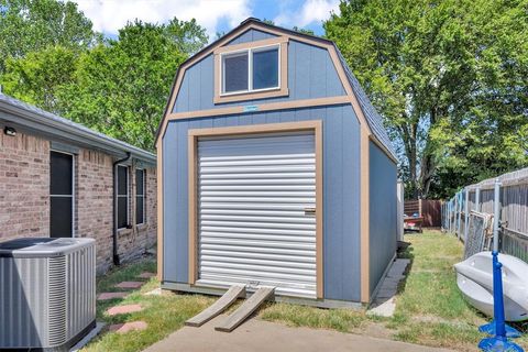 A home in Waxahachie