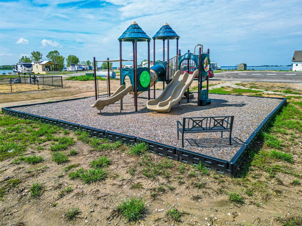 Peninsula Point - Land