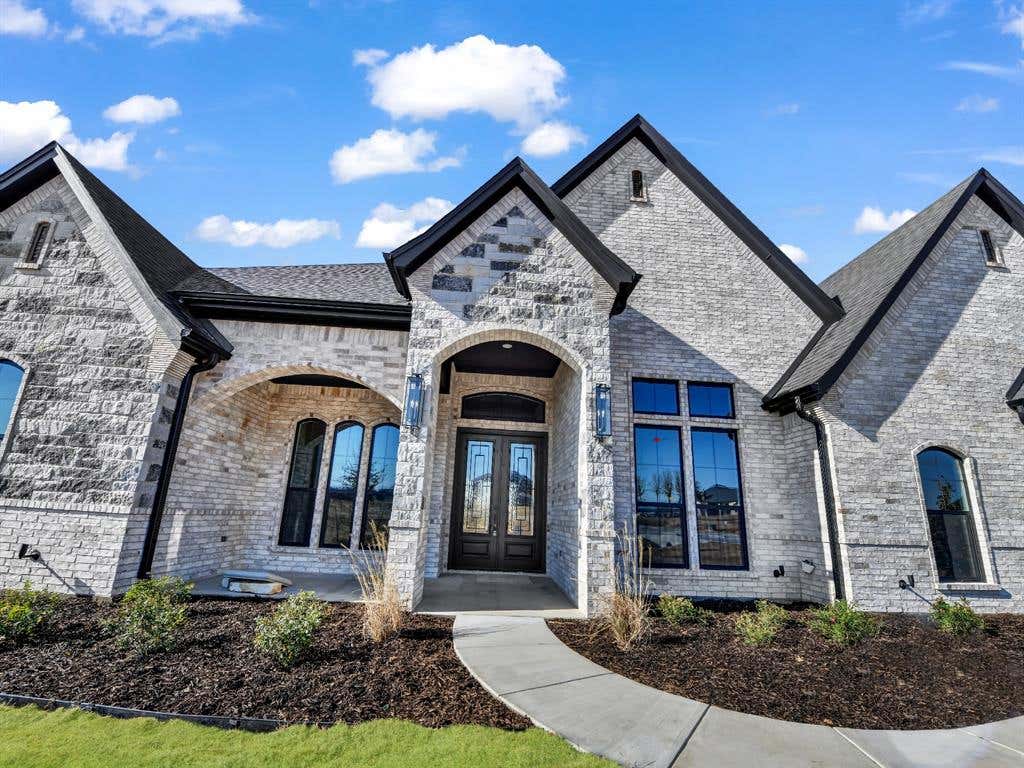 Photo of 213 Desperado Court, Weatherford, TX 76088 (MLS # 21350573)