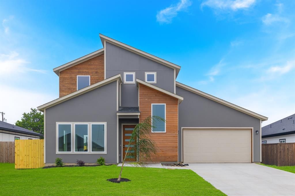 Photo of 2421 Gooch Street, Dallas, TX 75241 (MLS # 21138847)