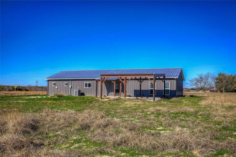 A home in Wolfe City