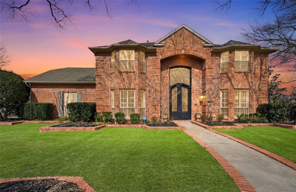Photo of 303 Chestnut Cove Circle, Southlake, TX 76092 (MLS # 21193245)