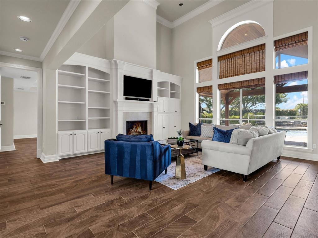 501 Las Lomas Drive