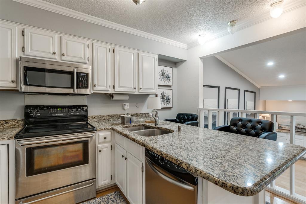 Big Thicket Twnhms - Residential