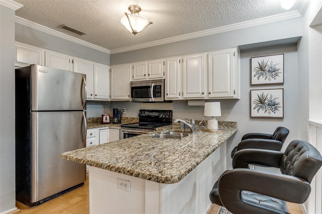 Big Thicket Twnhms - Residential