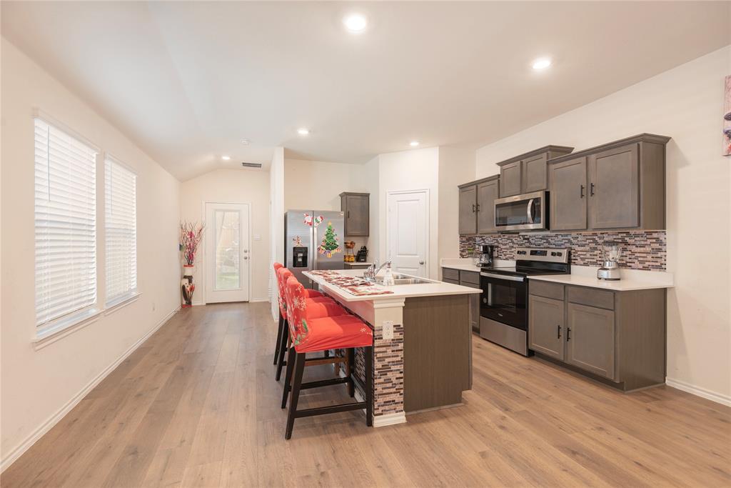 Magnolia Ph 10 - Residential