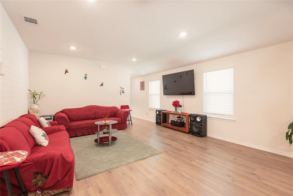 Magnolia Ph 10 - Residential