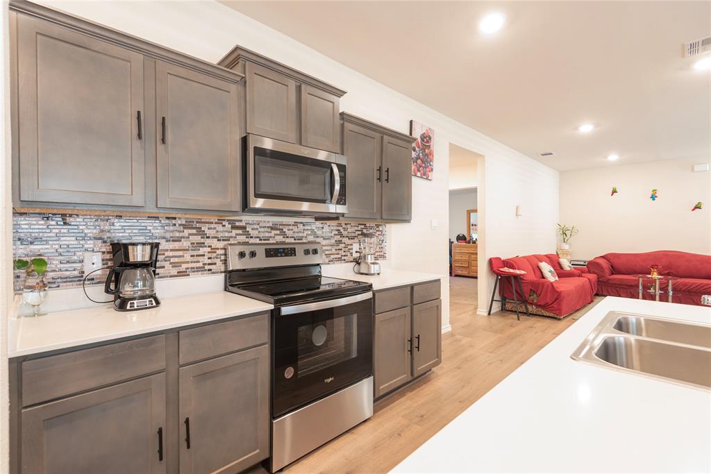 Magnolia Ph 10 - Residential