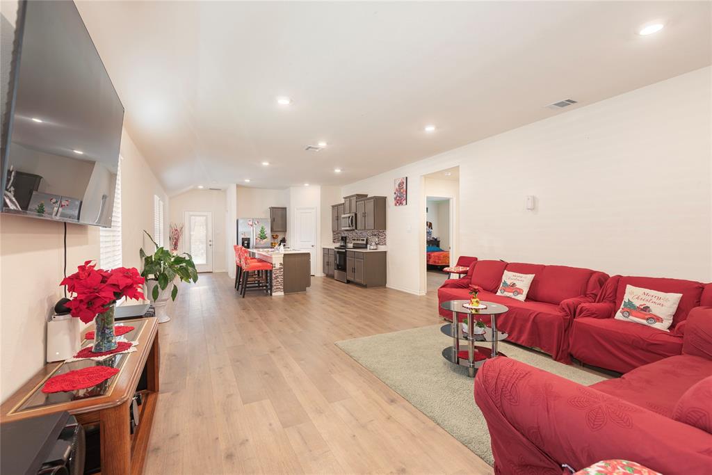 Magnolia Ph 10 - Residential