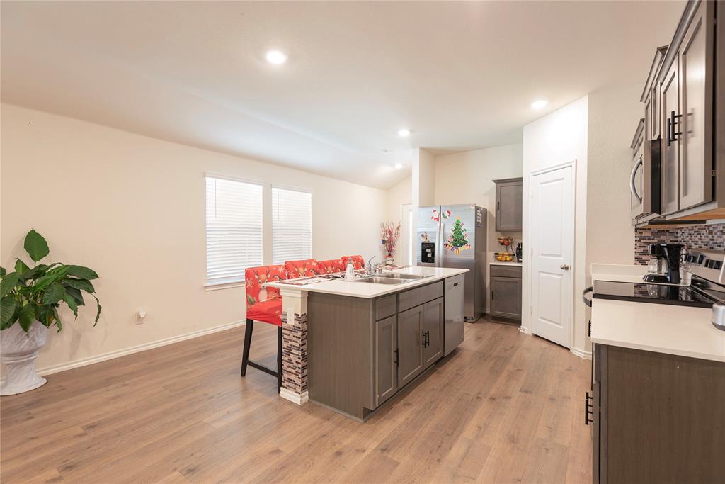 Magnolia Ph 10 - Residential