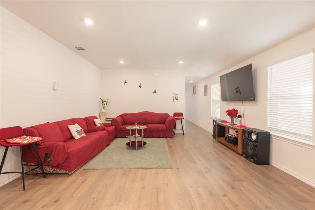 Magnolia Ph 10 - Residential