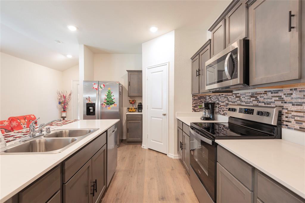 Magnolia Ph 10 - Residential