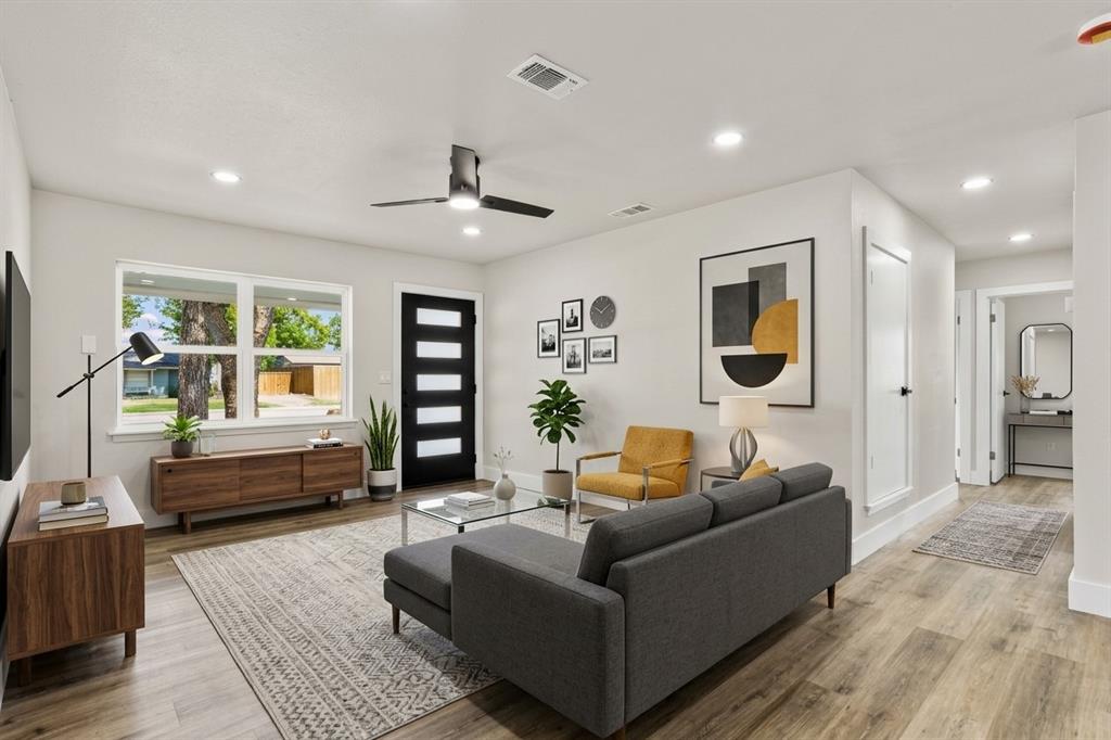 1504 Mosley Drive