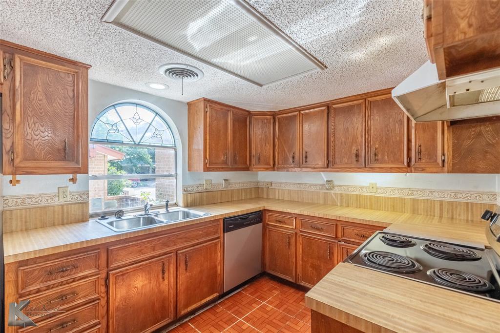2109 Meadowbrook Drive