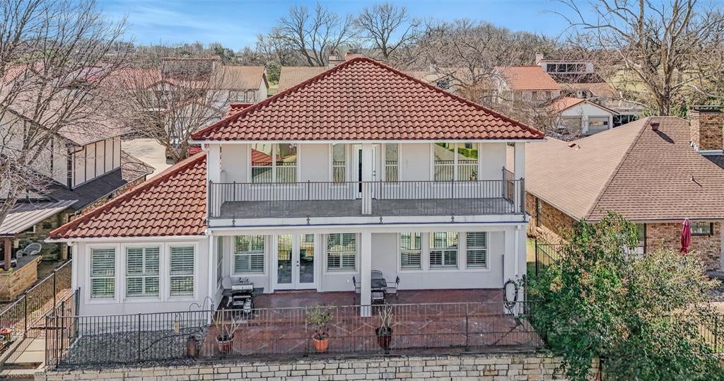 3010 Lakeside Drive