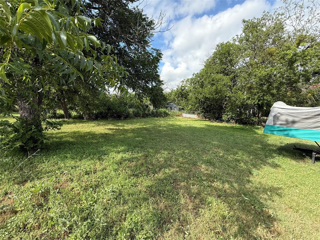 Photo 1 of 8 — 801 1/2 E Walcott Avenue, Comanche, TX 76442