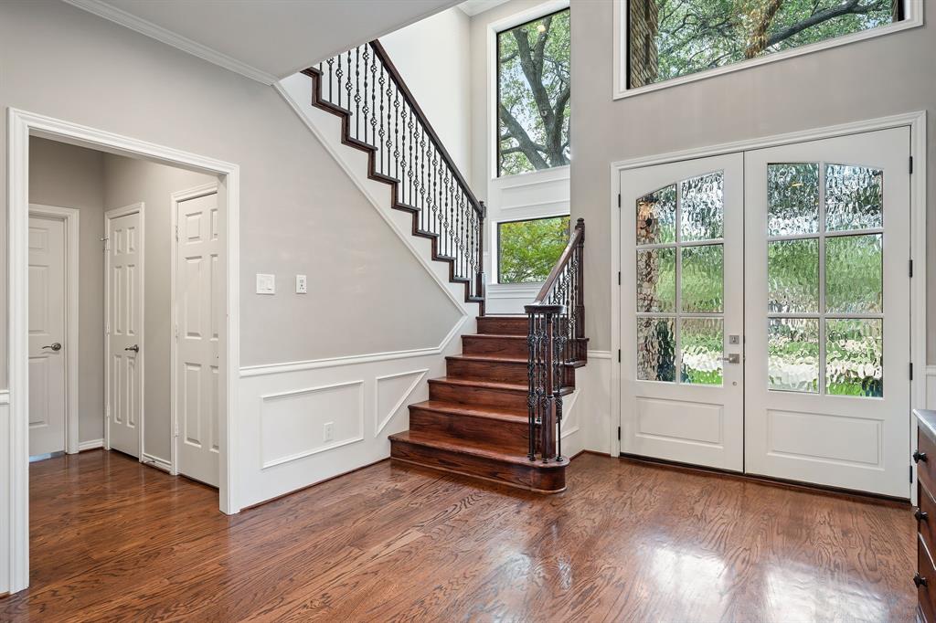 5800 Gallant Fox Lane