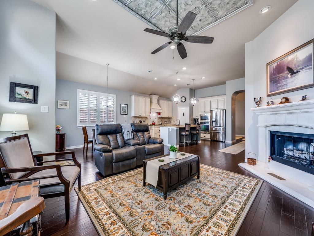 1220 Isabella Lane