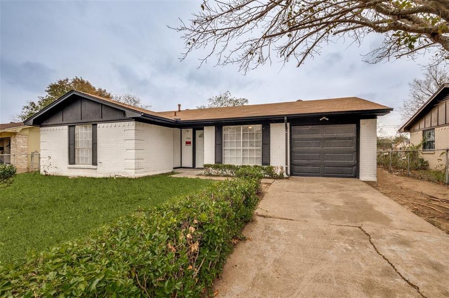 Recently updated and move-in ready! Has fresh paint and recent carpet with a new stove. Bright living area and spacious backyard. Convenient location near highways and local amenities.