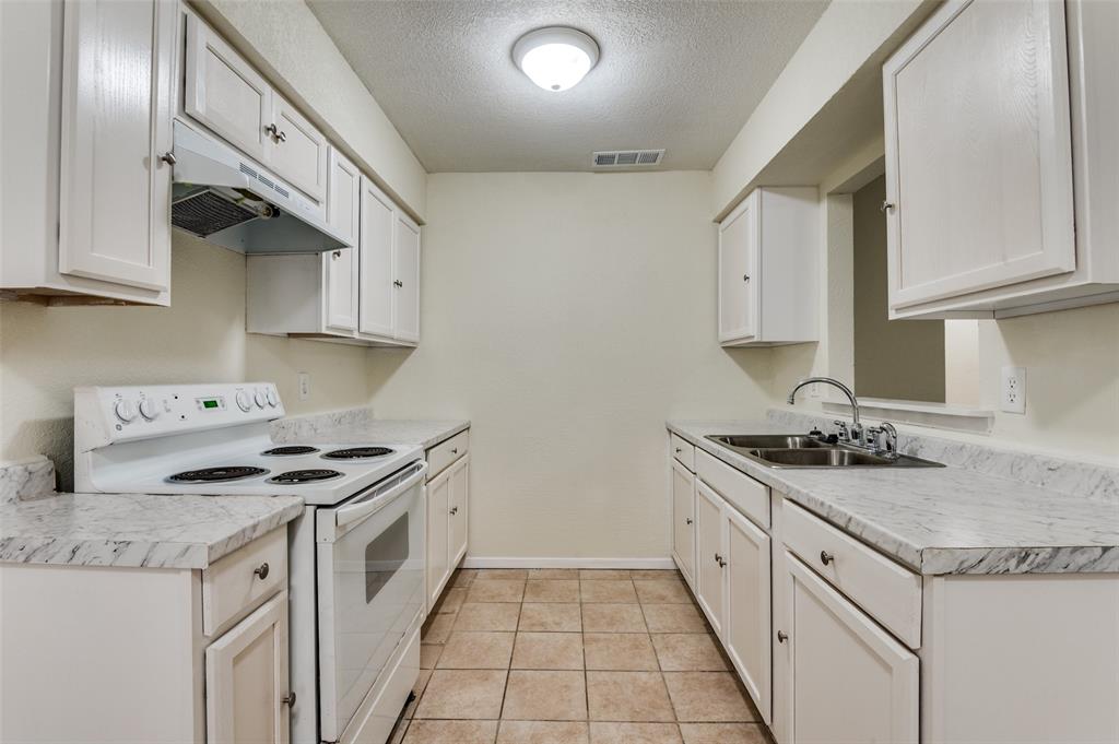 Highland Hils 18 - Residential