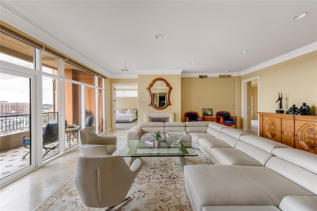 Plaza/Turtle Crk Residences Ph - Residential