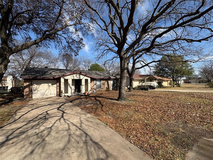 Great starter home for a first time home buyer or someone on a limited budget.
Affordable price for a move in ready property. 
This is a Duncanville home with a huge backyard for entertaining, kids or pets.
