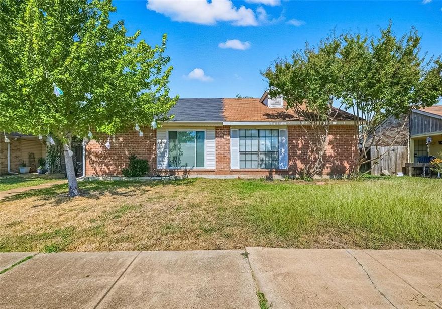 MOVE-IN SPECIAL: NOW OFFERING 2 WEEKS FREE RENT WITH QUICK MOVE-IN!

Updated 3-Bedroom, 2-Bathroom Duplex Near Lake Lewisville in The Colony!

Don't miss this beautifully updated 3-bedroom, 2-bathroom duplex located in the desirable Western Peninsula of The Colony with close access to scenic Lake Lewisville. This home offers a thoughtful layout with modern updates and spacious living.

Step into the inviting living room with soaring vaulted ceilings and elegant wood flooring, perfect for relaxing or entertaining. The upgraded kitchen features sleek granite countertops, rich cabinetry, stainless steel appliances including an electric smooth-top stove, built-in microwave, dishwasher, and a deep, stainless steel sink.

The spacious primary suite offers a walk-in closet and an en suite bathroom with modern finishes, while the split floor plan provides two secondary bedrooms—one conveniently located at the front of the home and a full guest bath nearby.

Enjoy the comfort of a large family room with vaulted ceilings and step out onto a private patio area—ideal for enjoying quiet mornings or evening gatherings.

With its prime location near the lake, schools, and shopping, this updated duplex is the perfect place to call home. Schedule your showing today!