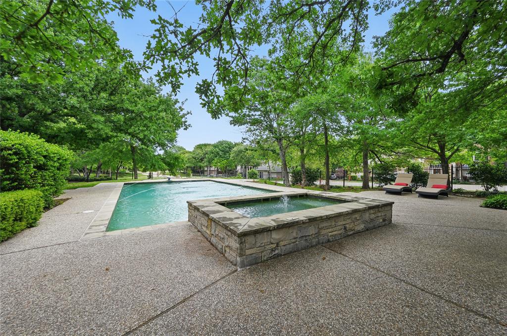 2824 Creek View Drive