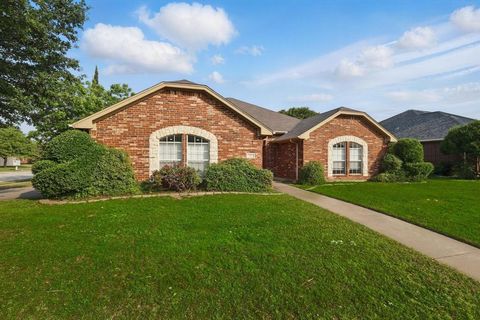 301 Angela Drive Burleson TX 76028