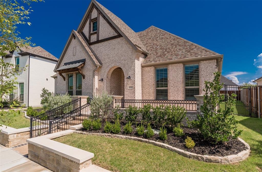 1323 English Setter Drive
