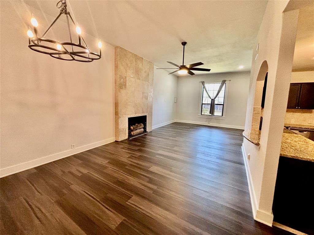 1910 N Carroll Avenue