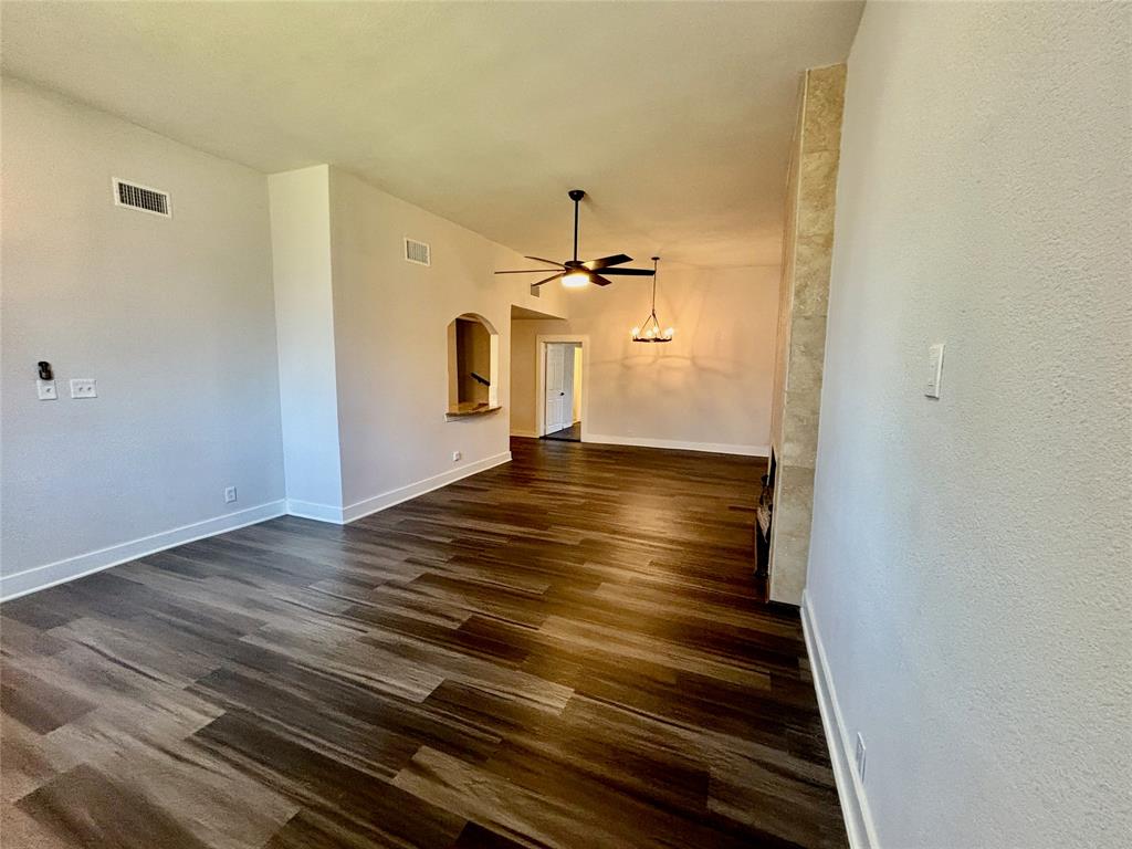 1910 N Carroll Avenue