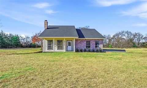 130 Spring Lake Circle Waxahachie TX 75167