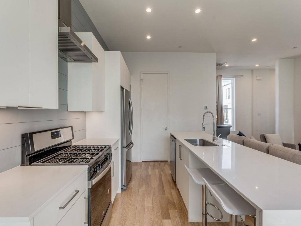 1514 N Washington 105