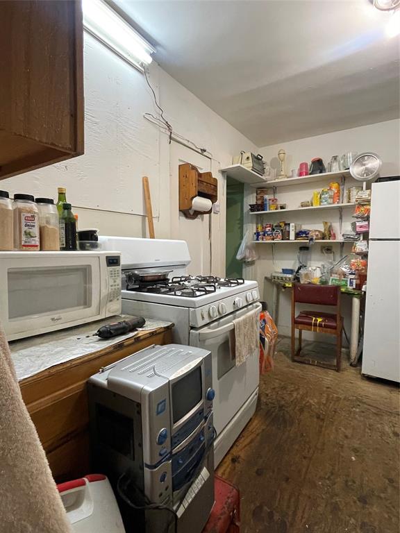 110 N Marlborough Avenue