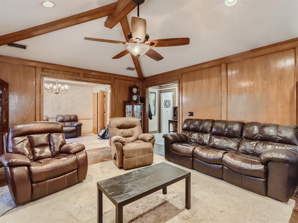 Photo 9 of 39 of 1501 Tawakoni Lane house