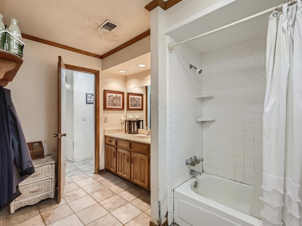 Photo 33 of 39 of 1501 Tawakoni Lane house