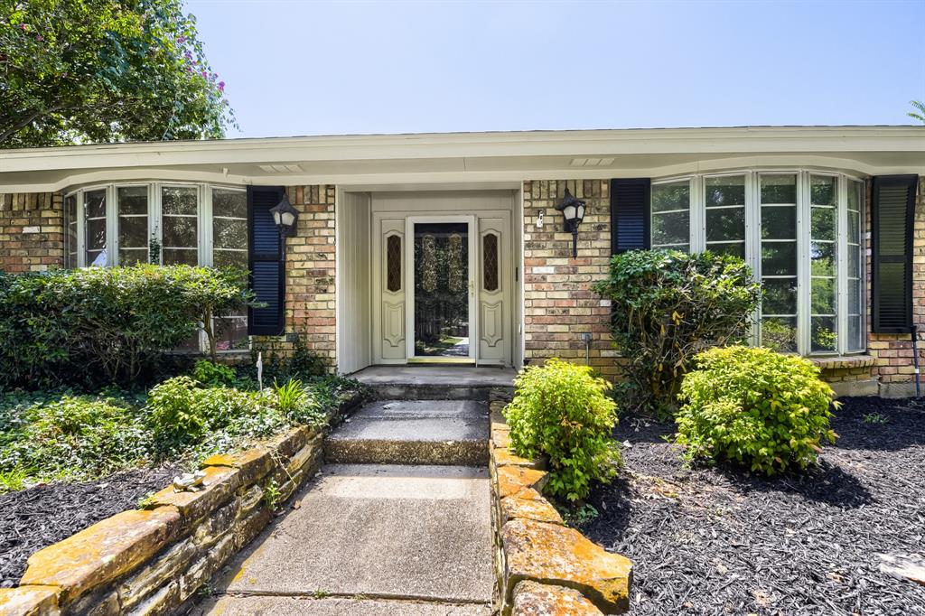 3712 Greenbriar Court