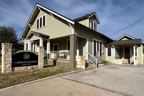 306 N Austin Street Comanche TX 76442