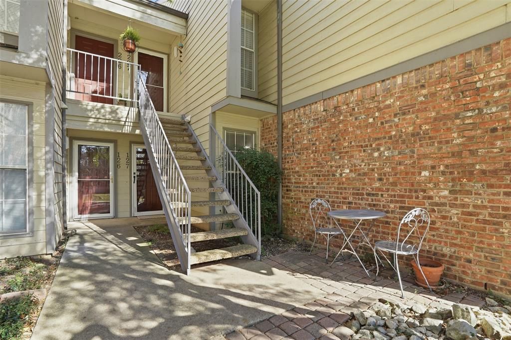 Photo of 2535 Wedglea Drive #F-127, Dallas, TX 75211 (MLS # 21215202)