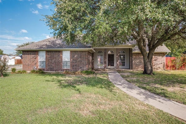1001 HUNTERS CT, SANGER, TX 76266 - Image bc4b21c3f7a3a4a2b424ed1399c99aa1/480681354