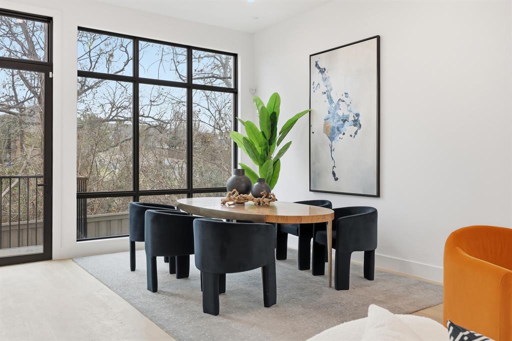 610 N Oak Cliff Boulevard 302