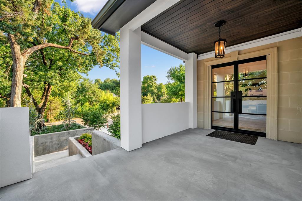 419 W Colorado Boulevard